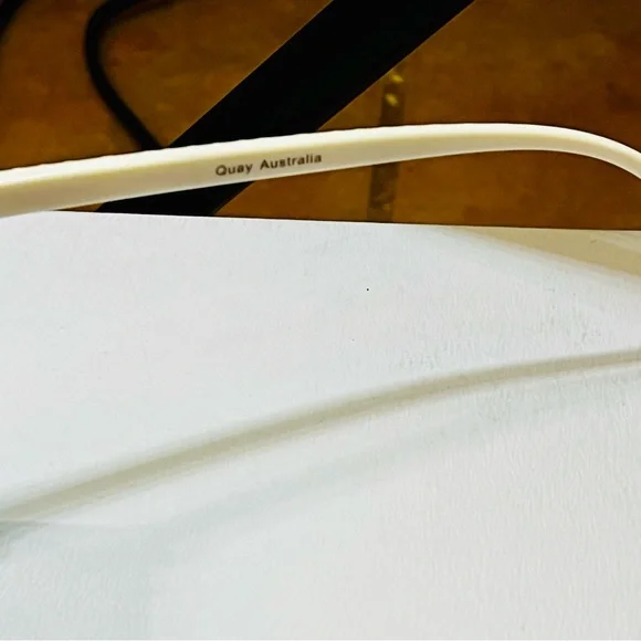 Quay Australia Zigzag Sunglasses with Reflective Lenses - Picture 6 of 9